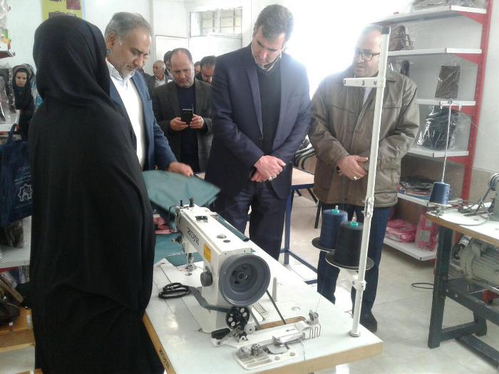 افتتاح اولین کارگاه تولیدی کیف دوزی و چرم دوزی در روستای کتیران سفلی شهرستان شازند
