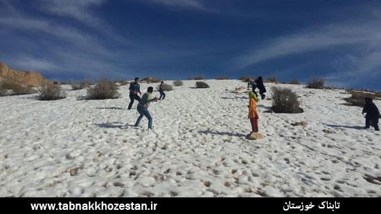 تصاویر/ برف بازی خوزستانی ها در منطقه مونگار