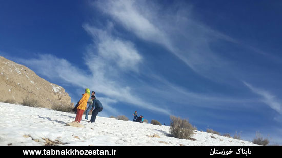 تصاویر/ برف بازی خوزستانی ها در منطقه مونگار