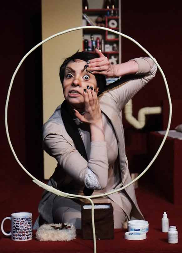 از میزبانی خواننده پاپ تا توقیف تئاتر هنجارشکن از میزبانی خواننده پاپ تا توقیف تئاتر هنجارشکن