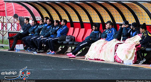 شکست فرهاد کاظمی و سیاهجامگان در خانه شکست فرهاد کاظمی و سیاهجامگان در خانه