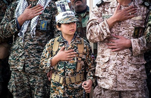 بسیج مصداق کاملى از ایثار و فداکارى به کشور و انقلاب است بسیج مصداق کاملى از ایثار و فداکارى به کشور و انقلاب است