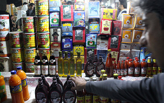 مصرف کالاهای ته لنجی به چه قیمت؟/ جولان مواد غذایی قاچاق در سایه بی تفاوتی مسئولان مصرف کالاهای ته لنجی به چه قیمت؟/ جولان مواد غذایی قاچاق در سایه بی تفاوتی مسئولان