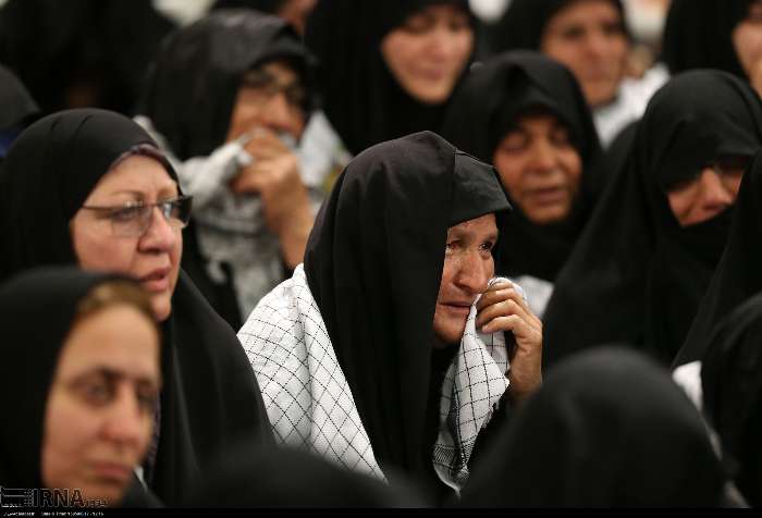 خانواده های شهدای گلستانی فاجعه منا با رهبر معظم انقلاب دیدار کردند