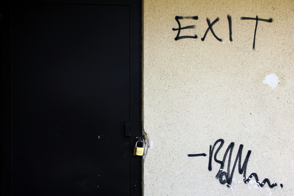 دیوارنویسی،&zwnj; معضل بی پایان