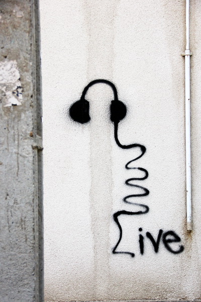 دیوارنویسی،&zwnj; معضل بی پایان