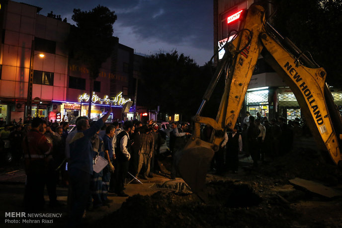 نقش آتش‌نشان‌ها در این تصاویر چیست؟ +عکس