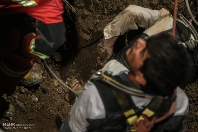 نقش آتش‌نشان‌ها در این تصاویر چیست؟ +عکس