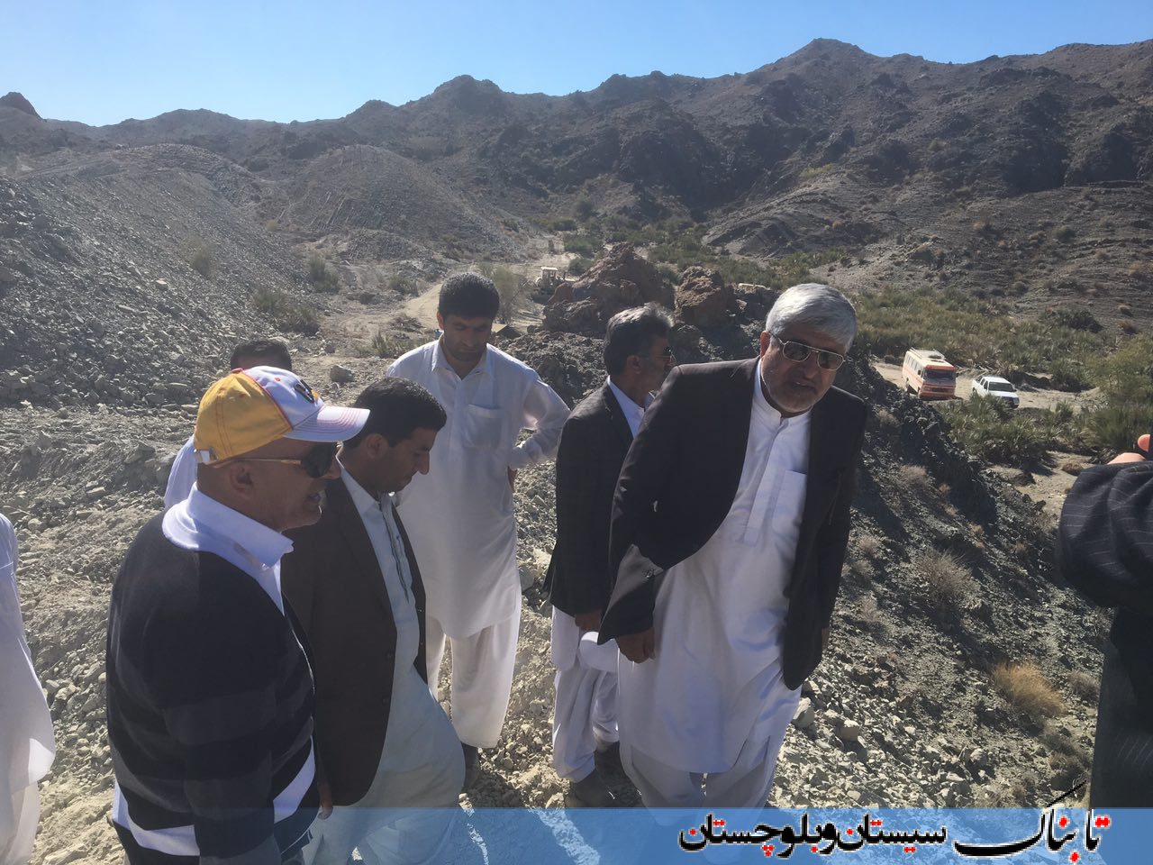 گزارش تصویری: بازدید فرماندار سرباز از خط لوله گاز در حال احداث ایرانشهر به چابهار گزارش تصویری: بازدید فرماندار سرباز از خط لوله گاز در حال احداث ایرانشهر به چابهار