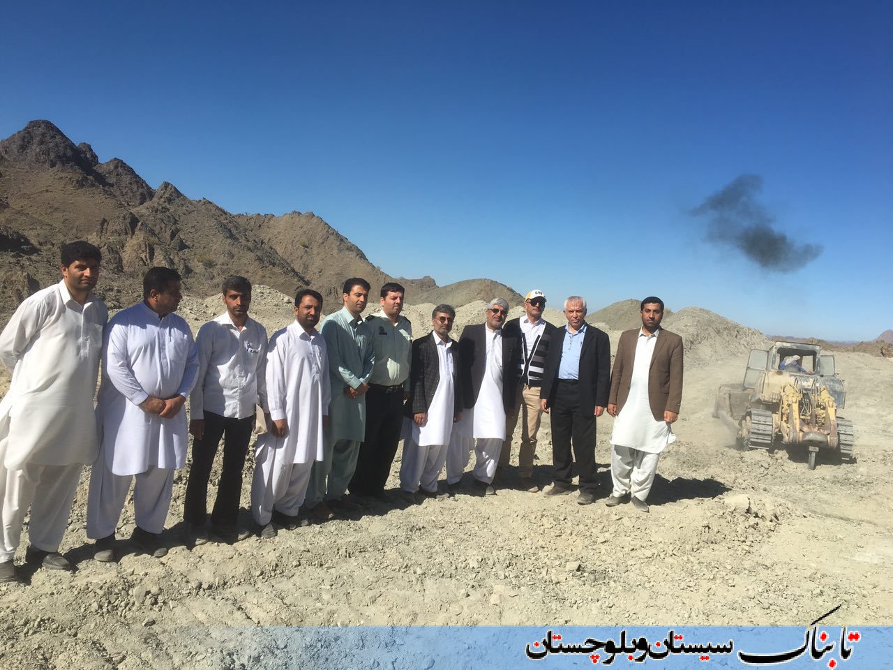 گزارش تصویری: بازدید فرماندار سرباز از خط لوله گاز در حال احداث ایرانشهر به چابهار گزارش تصویری: بازدید فرماندار سرباز از خط لوله گاز در حال احداث ایرانشهر به چابهار