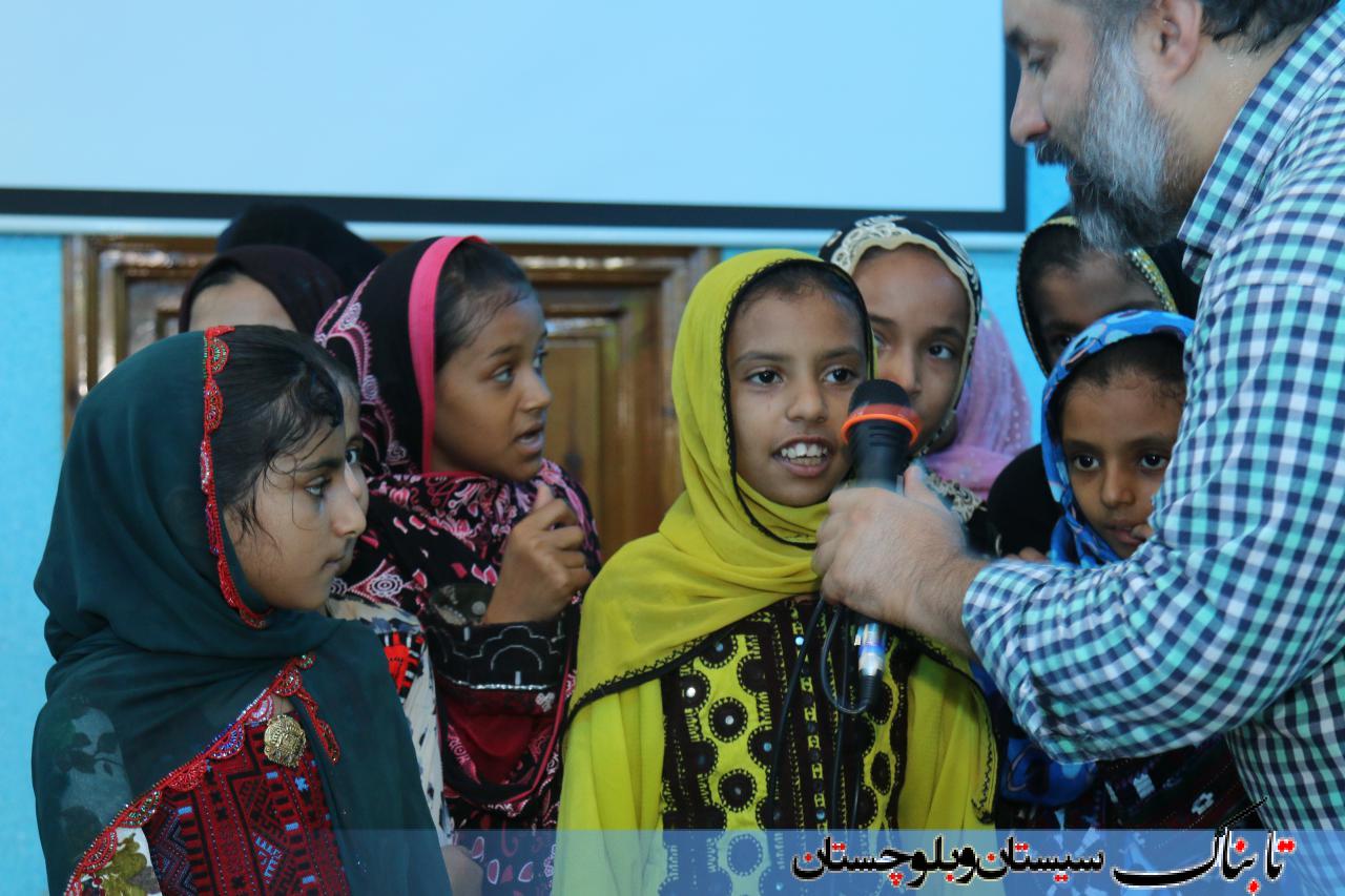 مددجویان کمیته امداد در کنار مدیران شهری/ سفره ای به رنگ وحدت و همدلی+ گزارش تصویری