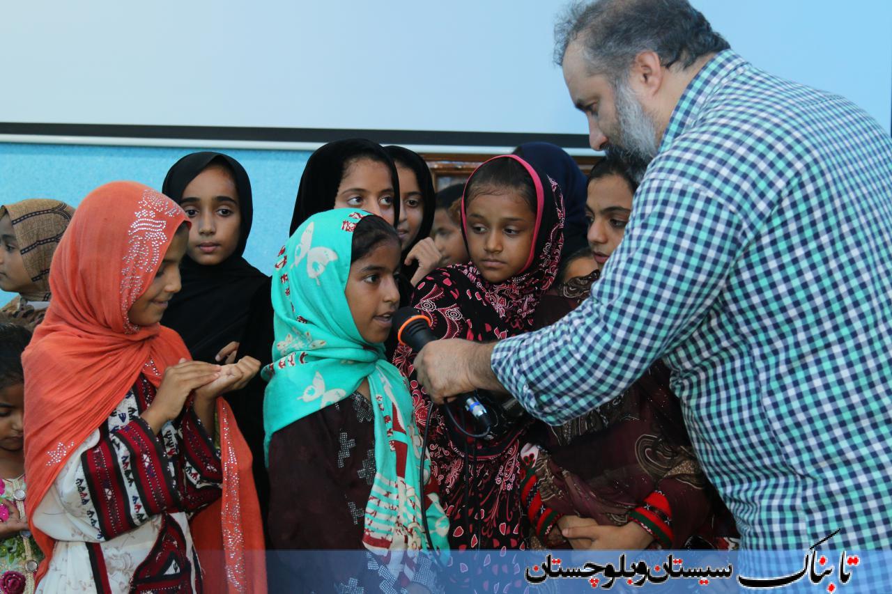 مددجویان کمیته امداد چابهار در کنار مدیران شهری/ سفره ای به رنگ وحدت و همدلی+ گزارش تصویری