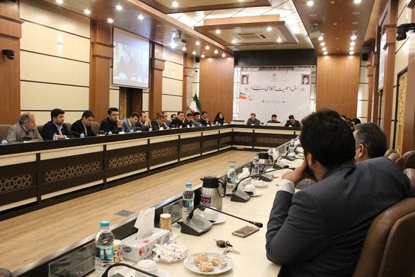 گزارش تصویری نشست مشترک احزاب  اصلاح طلب واعتدال گرا با استاندار خوزستان شب گذشته شنبه در سالن شهید رجایی استانداری خوزستان&zwnj;