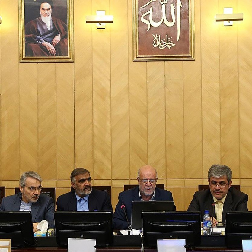 وضعیت اقتصادی کشور و اقدامات نماینگان استان / عدل هاشمی از ظریف توضیح خواست / امضای تاجگردون پای نامه تهدید رئیس جمهور! وضعیت اقتصادی کشور و اقدامات نماینگان استان / عدل هاشمی از ظریف توضیح خواست / امضای تاجگردون پای نامه تهدید رئیس جمهور!