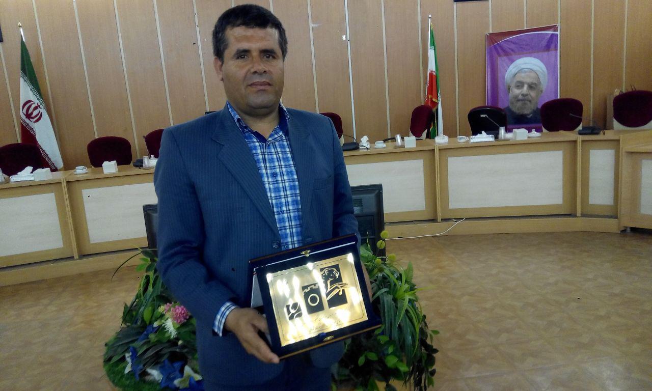 «بالان» پسرک آدامس فروشی که مرد میلیاردی شد / وقتی تحریم و نوسانات دلار بی اثر می شود + تصاویر «بالان» پسرک آدامس فروشی که مرد میلیاردی شد / وقتی تحریم و نوسانات دلار بی اثر می شود + تصاویر