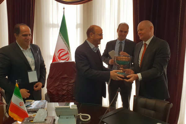 قزوین نمونه خوبی از نگاه به گذشته و آینده است. قزوین نمونه خوبی از نگاه به گذشته و آینده است.