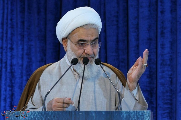 حاکمیت دینی با نماز جمعه معنا پیدا می کند/پیامبر(ص) کانون وحدت مسلمانان هستند حاکمیت دینی با نماز جمعه معنا پیدا می کند/پیامبر(ص) کانون وحدت مسلمانان هستند