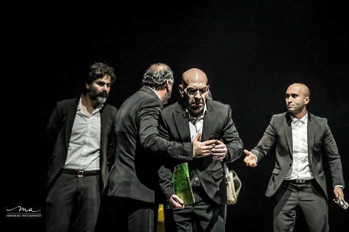 چالشهای یک بازیگر روی صحنه تئاتر چالشهای یک بازیگر روی صحنه تئاتر