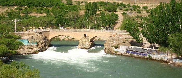 معرفی آثار تاریخی و جاذبه های گردشگری استان چهارمحال و بختیاری/قلعه چالشتر، پل تاریخی زمان خان، مسجد اتابکان، مسجد جامع شهرکرد معرفی آثار تاریخی و جاذبه های گردشگری استان چهارمحال و بختیاری/قلعه چالشتر، پل تاریخی زمان خان، مسجد اتابکان، مسجد جامع شهرکرد