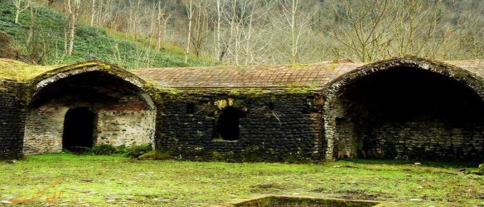 معرفی آثار تاریخی و جاذبه های گردشگری استان گیلان/آثار باستانی مارلیک، کاخ ییلاقی سردار امجد، کاروانسرای تی تی، قلعه لیسار معرفی آثار تاریخی و جاذبه های گردشگری استان گیلان/آثار باستانی مارلیک، کاخ ییلاقی سردار امجد، کاروانسرای تی تی، قلعه لیسار