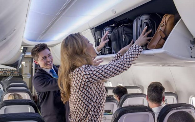 آیا از اساسیترین مسائل خرید بلیط هواپیما مطلع هستید؟ داخل هواپیما