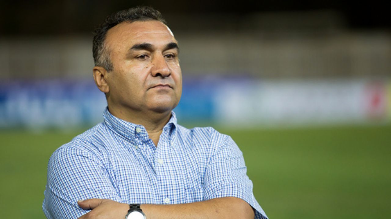 دست نشان: پول داشتیم به بازیکنانم میدادم نه فروزان دست نشان: پول داشتیم به بازیکنانم میدادم نه فروزان