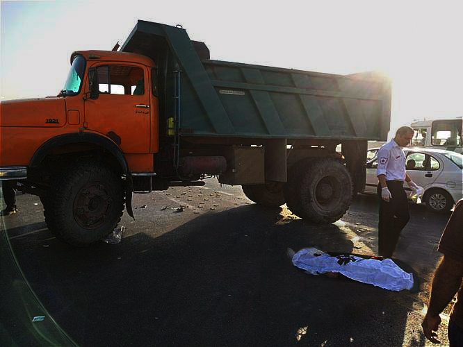 برخورد 2 کامیون در آزادراه قزوین_زنجان حادثه آفرید برخورد 2 کامیون در آزادراه قزوین_زنجان حادثه آفرید
