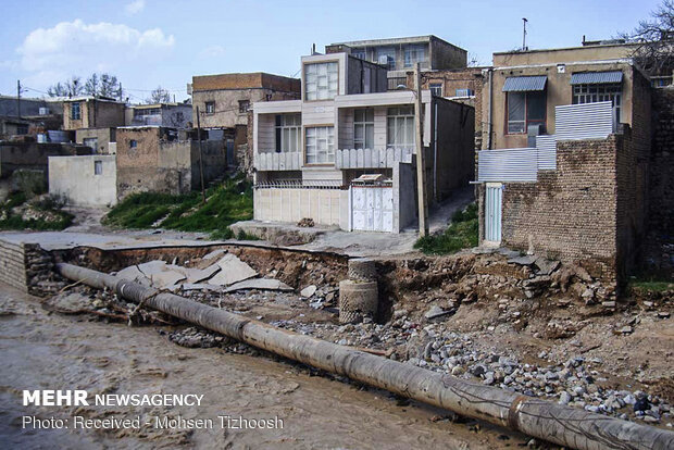 پرونده ۶۳۰ واحد خسارتدیده از سیل در خرمآباد به بانک ارسال شد پرونده ۶۳۰ واحد خسارتدیده از سیل در خرمآباد به بانک ارسال شد