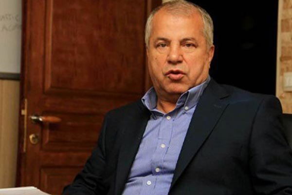 علی پروین در بییمارستان بستری شد