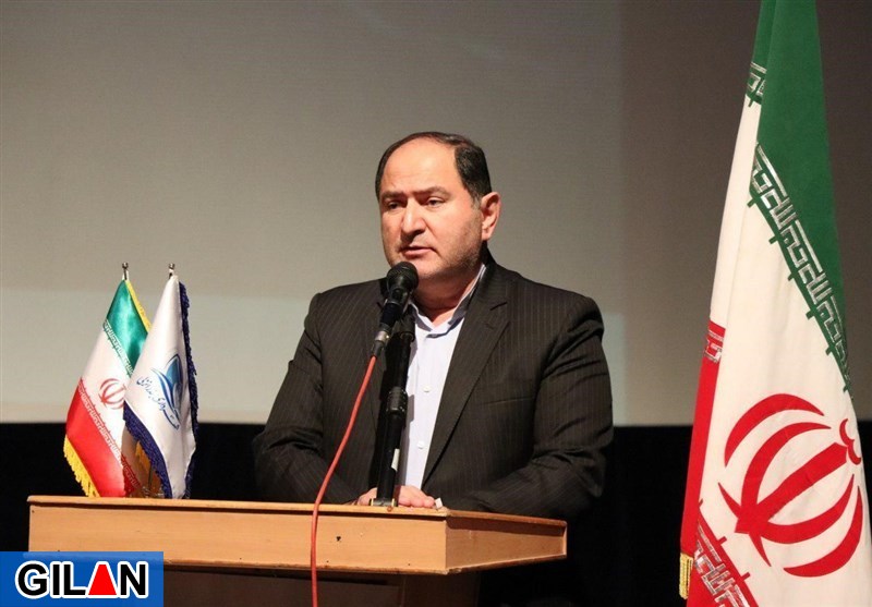 تابناک / در هفدهم مرداد ماه سال 1377، محمود صارمی خبرنگار خبرگزاریِ جمهوری اسلامی، به همراه هشت نفر از اعضای کنسولگری ایران در مزار شریف افغانستان به دست گروهک تروریستی طالبان به شهادت رسید و به همین مناسبت، شورای فرهنگ عمومی، هفدهم مرداد ماه هر سال را به عنوان «روز خبرنگار» نامگذاری کرد.