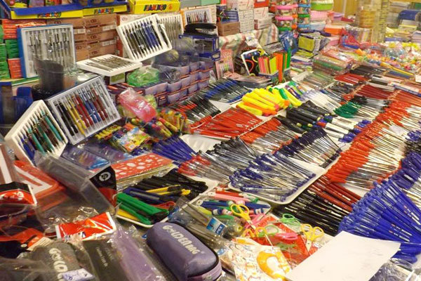 هزار بسته نوشتافزار در بین نیازمندان الوند توزیع شد هزار بسته نوشتافزار در بین نیازمندان الوند توزیع شد