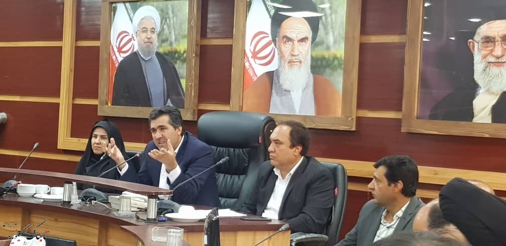 انتقاد از نمایشگاه پاییزی یاسوج / قاضی زاده هاشمی به مارگون می آید انتقاد از نمایشگاه پاییزی یاسوج / قاضی زاده هاشمی به مارگون می آید