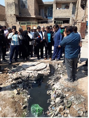 مهلت ۴۸ ساعته دادستان اهواز به مدیران شهری در بازدید میدانی از منطقه خروسیه به همراه مدیرعامل شرکت آبفا و شهردار اهواز