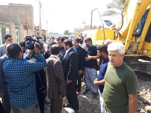 ادامه پیگیری های معضلات منطقه محروم کوی مدرس(خروسیه)در راستای دستورات رئیس کل دادگستری خوزستان/ مهلت ۴۸ ساعته دادستان اهواز به مدیران شهری در بازدید میدانی از منطقه خروسیه به همراه مدیرعامل شرکت آب و فاضلاب و شهردار اهواز ادامه پیگیری های معضلات منطقه محروم کوی مدرس(خروسیه)در راستای دستورات رئیس کل دادگستری خوزستان/ مهلت ۴۸ ساعته دادستان اهواز به مدیران شهری در بازدید میدانی از منطقه خروسیه به همراه مدیرعامل شرکت آب و فاضلاب و شهردار اهواز