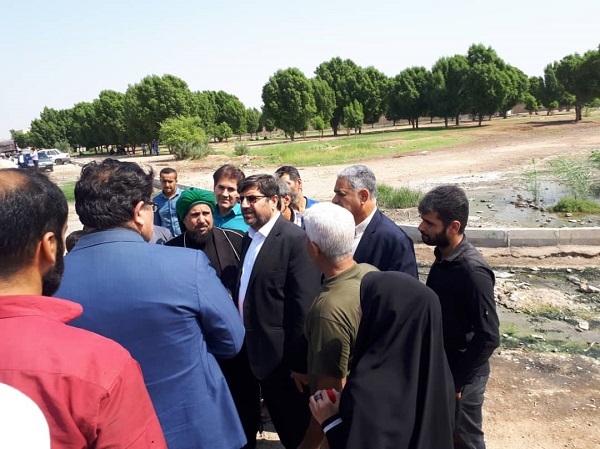 ادامه پیگیری های معضلات منطقه محروم کوی مدرس(خروسیه)در راستای دستورات رئیس کل دادگستری خوزستان/ مهلت ۴۸ ساعته دادستان اهواز به مدیران شهری در بازدید میدانی از منطقه خروسیه به همراه مدیرعامل شرکت آب و فاضلاب و شهردار اهواز ادامه پیگیری های معضلات منطقه محروم کوی مدرس(خروسیه)در راستای دستورات رئیس کل دادگستری خوزستان/ مهلت ۴۸ ساعته دادستان اهواز به مدیران شهری در بازدید میدانی از منطقه خروسیه به همراه مدیرعامل شرکت آب و فاضلاب و شهردار اهواز