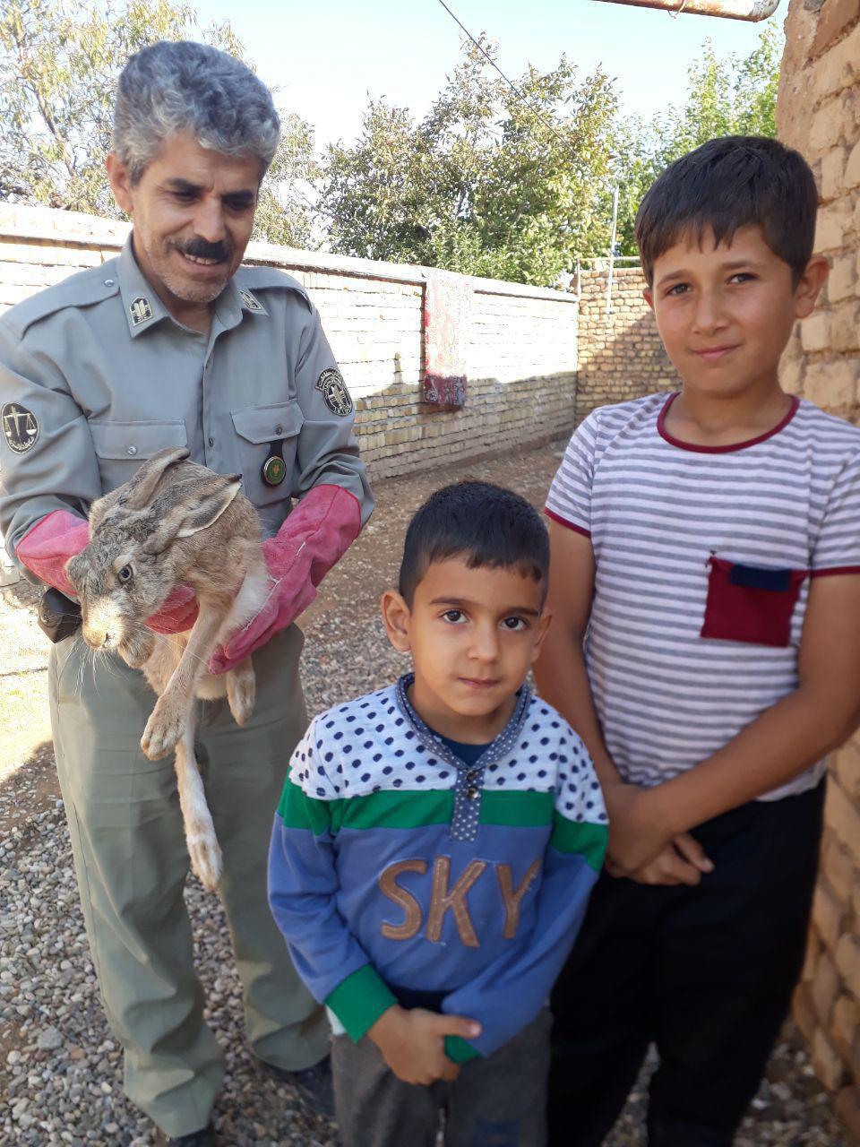مهربانی دانش آموزان خرمدشتی مهربانی دانش آموزان خرمدشتی