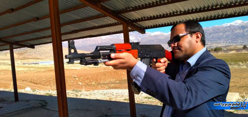 خبرنگاران شهر یاسوج دست به اسلحه شدند+ تصاویر خبرنگاران شهر یاسوج دست به اسلحه شدند+ تصاویر