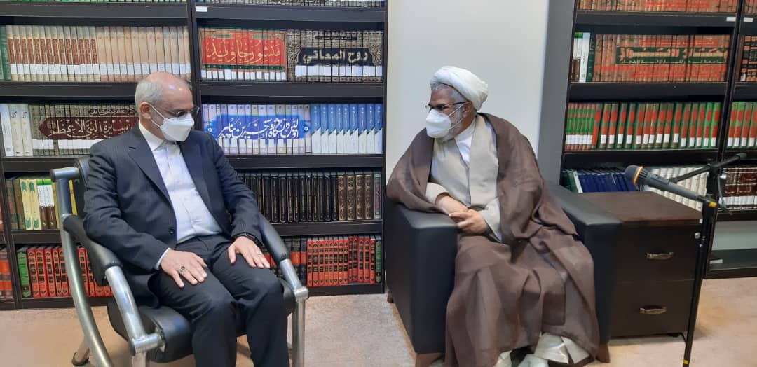 آموزش و پرورش در تبیین بیانیه ی گام دوم وظیفه ی سنگینی دارد/ آموزش و پرورش هرمزگان پویا و برنامه محور است