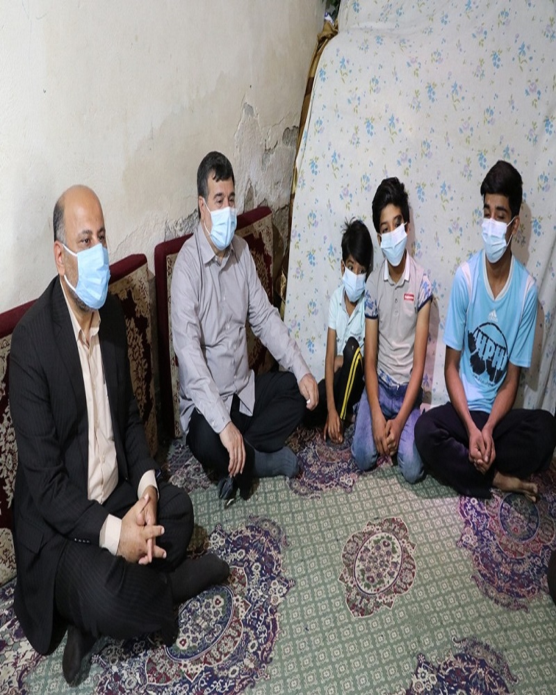 دیدار استاندار هرمزگان با خانواده ایتام دیدار استاندار هرمزگان با خانواده ایتام