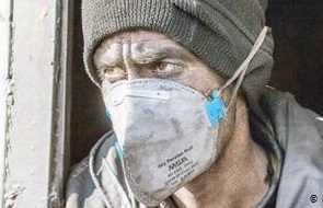 کرونا؛ کارگران در دو راهی جان و نان/ آسیب سخت کرونا به ضعیفترین قشر جامعه کرونا؛ کارگران در دو راهی جان و نان/ آسیب سخت کرونا به ضعیفترین قشر جامعه