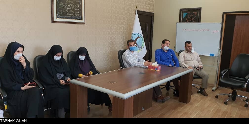 اقدام جالب کارکنان یک شهرداری در گیلان برای ماندن شهردارشان! +تصاویر اقدام جالب کارکنان یک شهرداری در گیلان برای ماندن شهردارشان! +تصاویر