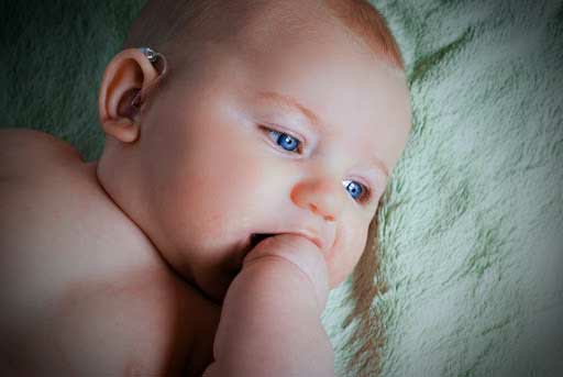 کودک ناشنوا کودک ناشنوا