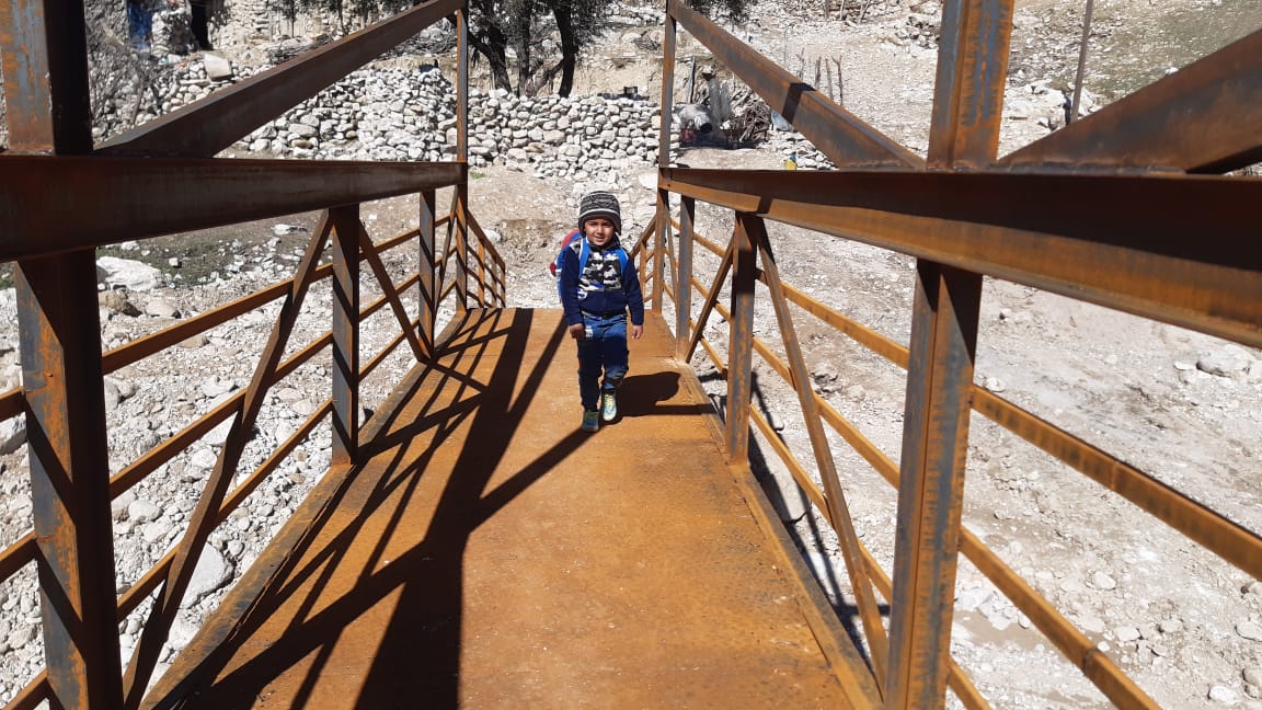 احداث پل عابر پیاده روستای مال آخوند در لنده+تصاویر احداث پل عابر پیاده روستای مال آخوند در لنده+تصاویر