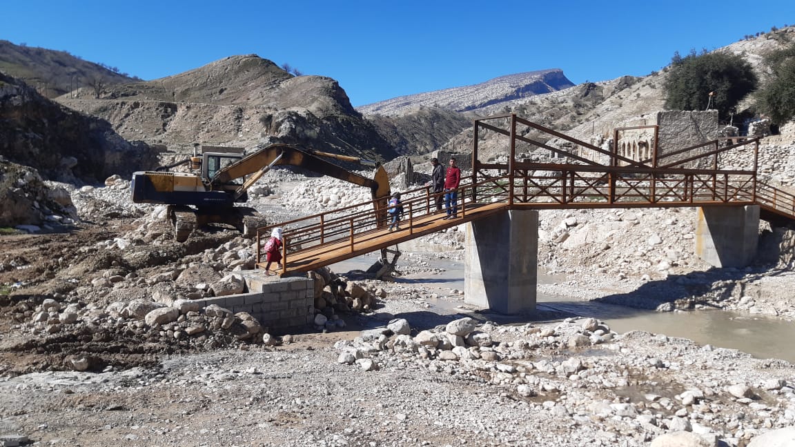 احداث پل عابر پیاده روستای مال آخوند در لنده+تصاویر احداث پل عابر پیاده روستای مال آخوند در لنده+تصاویر