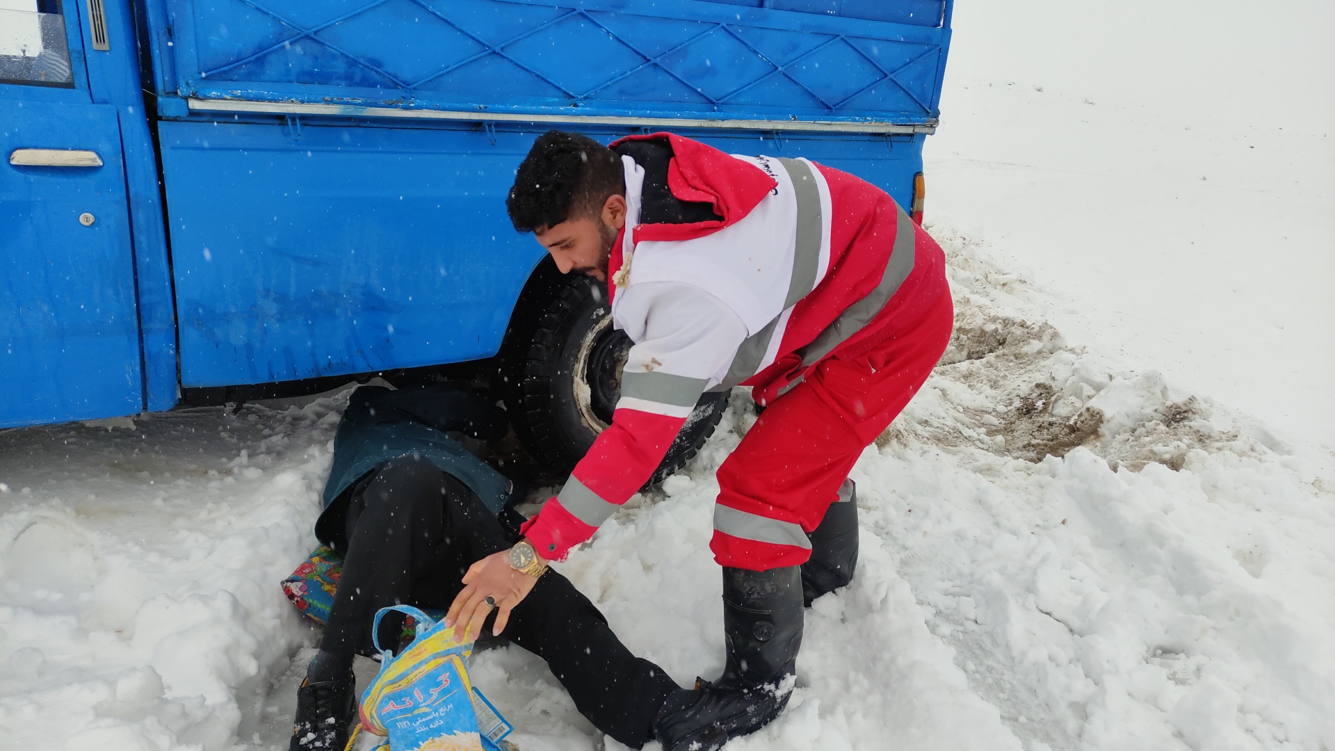 تقدیر و تشکر فرماندار شهرستان مارگون از امداد رسانی نیروی های هلال احمر