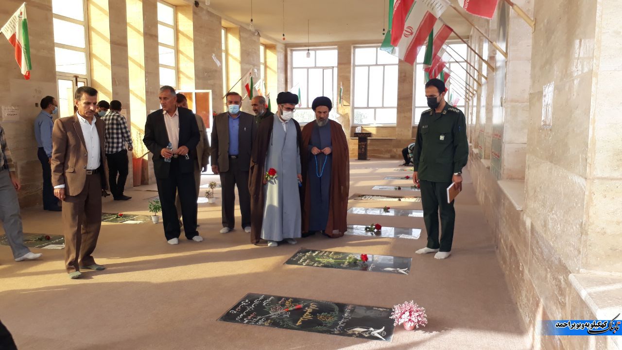 ادای احترام و دیدار با خانواده شهیدان فرهنگی در چهارمین روز از بزرگداشت مقام معلم+تصاویر ادای احترام و دیدار با خانواده شهیدان فرهنگی در چهارمین روز از بزرگداشت مقام معلم+تصاویر