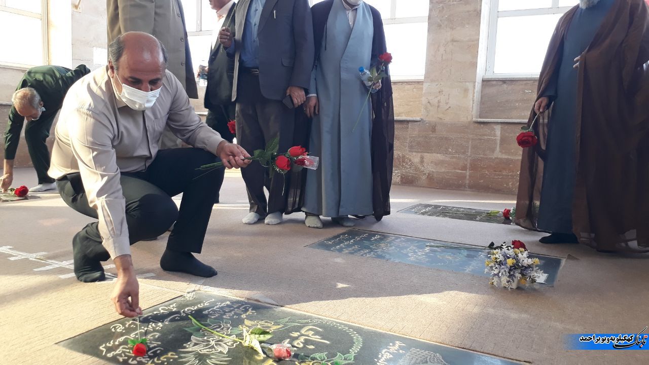ادای احترام و دیدار با خانواده شهیدان فرهنگی در چهارمین روز از بزرگداشت مقام معلم+تصاویر ادای احترام و دیدار با خانواده شهیدان فرهنگی در چهارمین روز از بزرگداشت مقام معلم+تصاویر