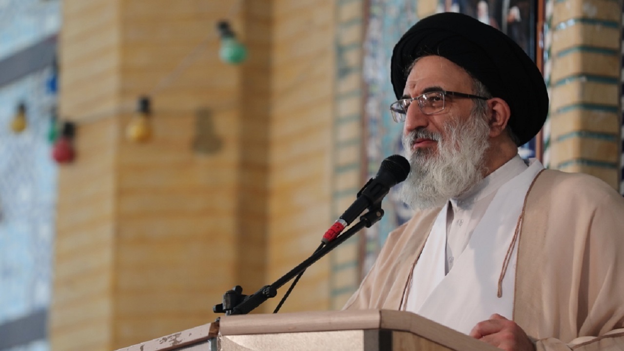 با محتکران مواد اساسی مردم بهشدت مقابله کنید با محتکران مواد اساسی مردم بهشدت مقابله کنید