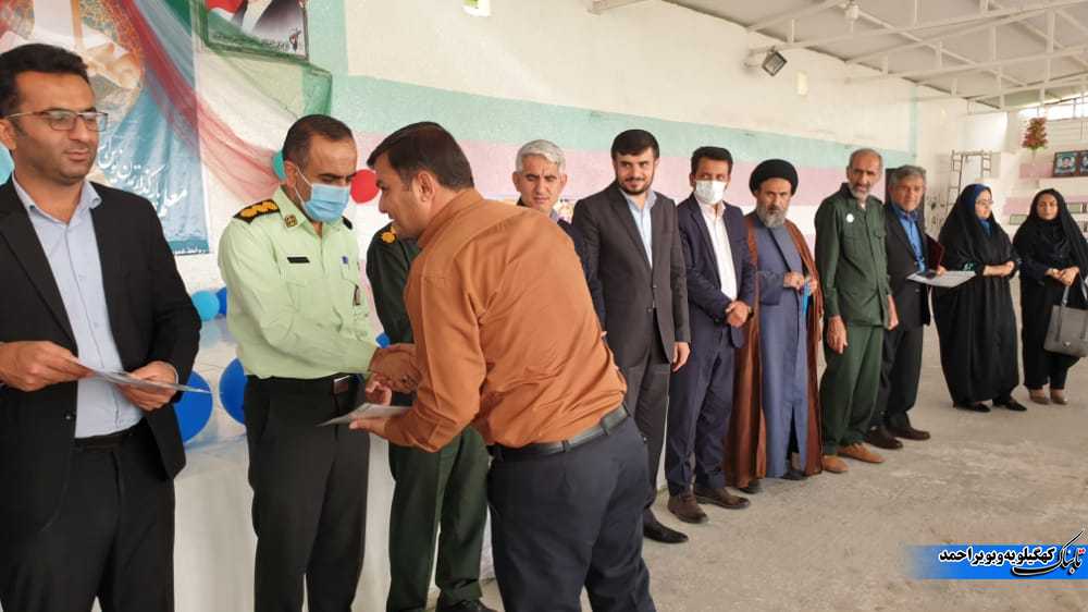 تجلیل از جایگاه رفیع معلمان جهادگر لنده+تصاویر تجلیل از جایگاه رفیع معلمان جهادگر لنده+تصاویر