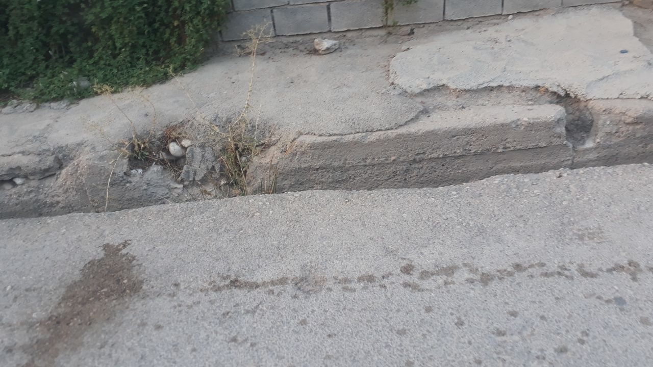 وضعیت بسیار بد زیر ساختی خیابان ها و کوچه ها در لنده+تصویر وضعیت بسیار بد زیر ساختی خیابان ها و کوچه ها در لنده+تصویر